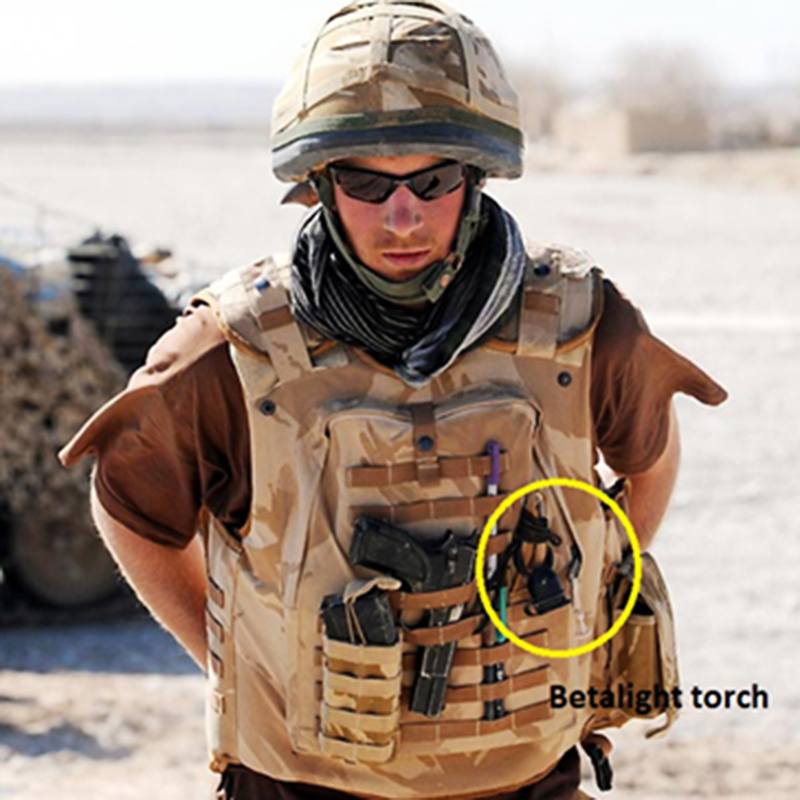 Prince Harry military self luminious torch 8 x 8