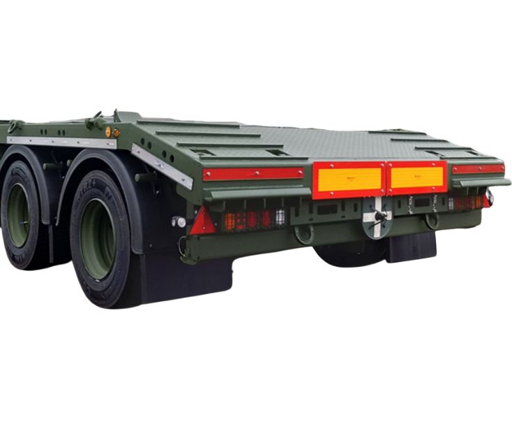 Cross-convoy-light-on-trailer trailer with convoy light