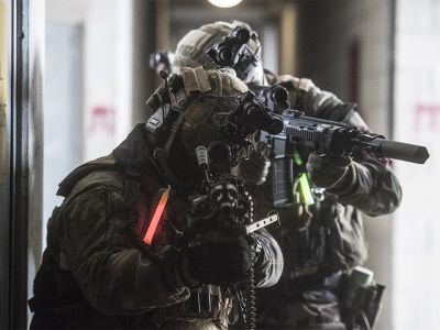 Identification-of-soldier-chemical-light Chemical lights identifying soldiers by color