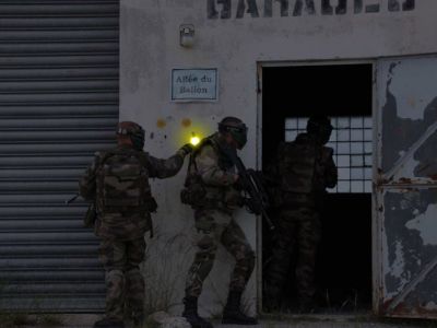 Entry marked by a chemical light