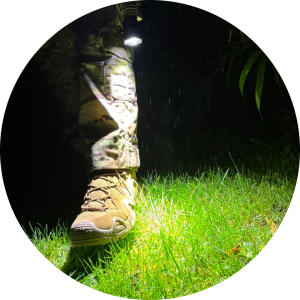 Paralight on leg shining to the ground